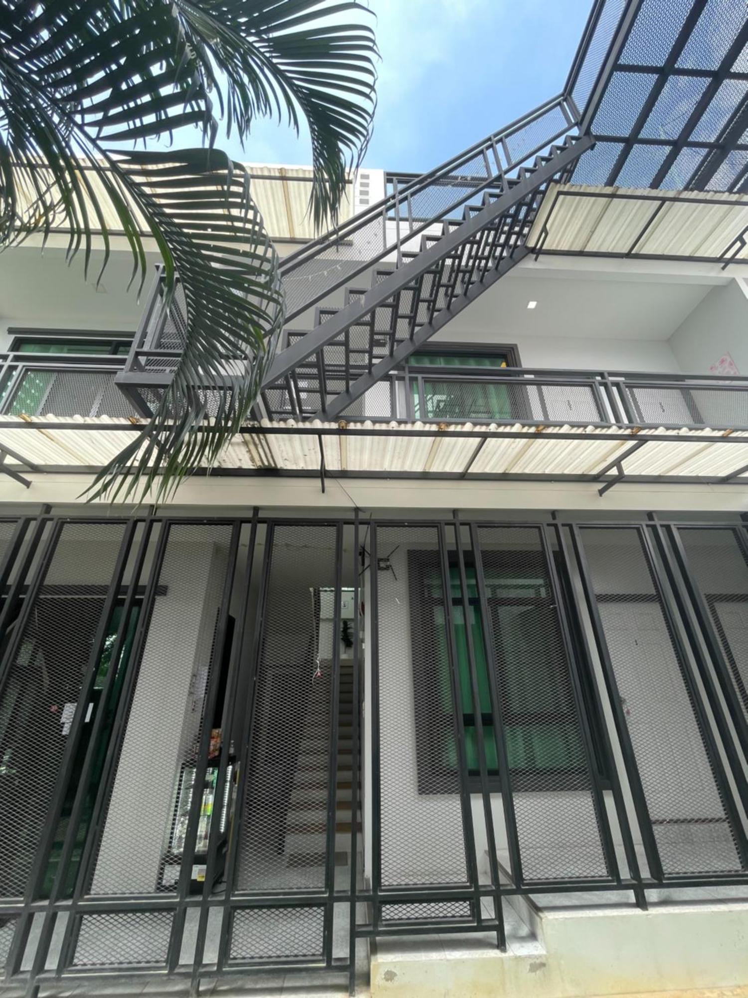 Sky View Home And Hostel Chiangmai เชียงใหม่ ภายนอก รูปภาพ