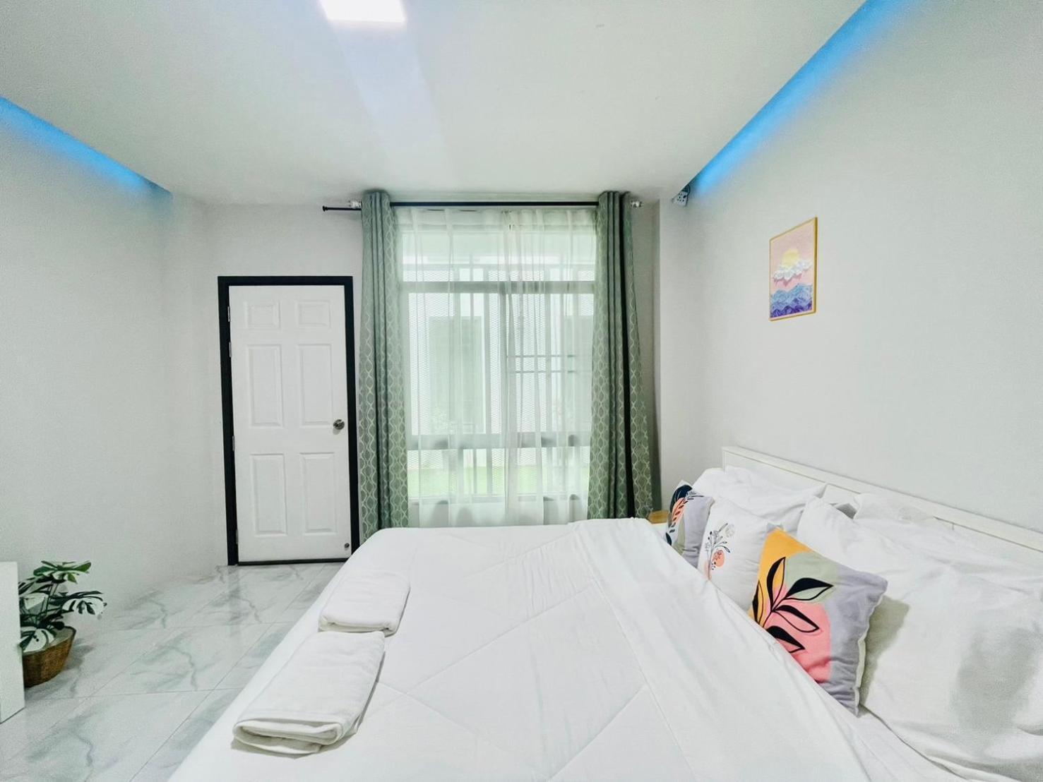 Sky View Home And Hostel Chiangmai เชียงใหม่ ภายนอก รูปภาพ